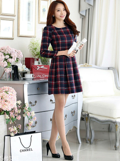 格子連衣裙搭配什么鞋子？格子連衣裙搭配技巧