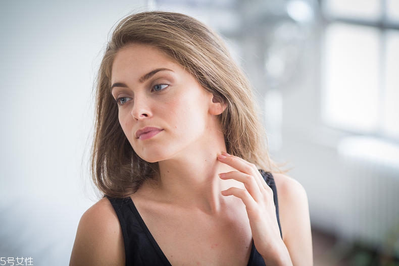 乳液和防曬攪拌一起會(huì)怎樣 不可取的乳液用法 乳液和防曬攪拌一起會(huì)怎樣 不可取的乳液用法