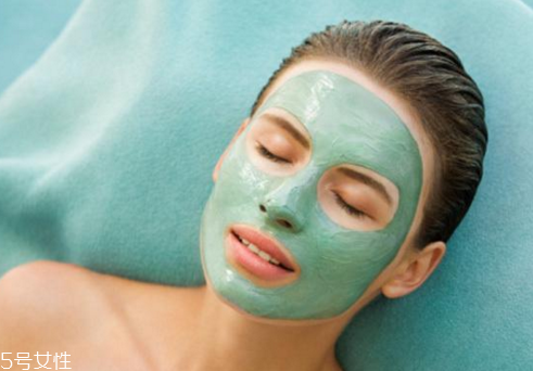 泥狀面膜適合什么膚質(zhì) 使用泥狀面膜的注意事項