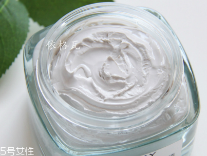 泥膜和面膜能同時(shí)用嗎 泥膜使用之前可以熱敷臉部 泥膜和面膜能同時(shí)用嗎 泥膜使用之前可以熱敷臉部