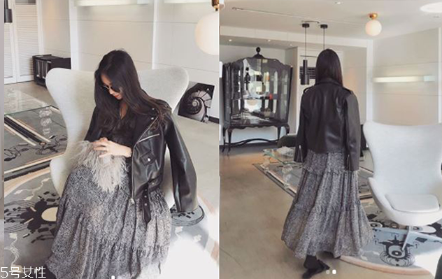 碎花裙搭配什么外套 碎花裙子配什么上衣 碎花裙搭配什么外套 碎花裙子配什么上衣