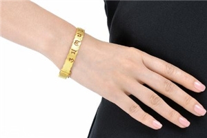 周生生六字真言手鐲多少錢？周生生六字大明咒手鐲價位