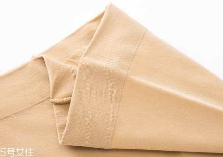 絲襪穿在內(nèi)褲里還是外？絲襪穿在內(nèi)褲外面嗎