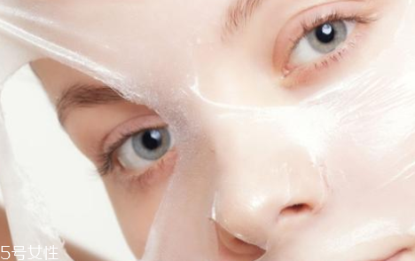 乳液面膜和透明面膜哪個好 乳液面膜和透明面膜區(qū)別 乳液面膜和透明面膜哪個好 乳液面膜和透明面膜區(qū)別