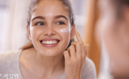 干性皮膚怎么抗衰老 干皮抗氧化牢記三個(gè)要點(diǎn) 干性皮膚怎么抗衰老 干皮抗氧化牢記三個(gè)要點(diǎn)