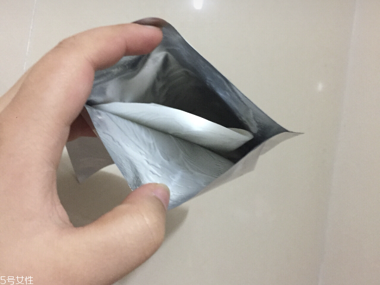 寵愛之名玻尿酸面膜多久用一次 寵愛之名能每天用嗎 寵愛之名玻尿酸面膜多久用一次 寵愛之名能每天用嗎