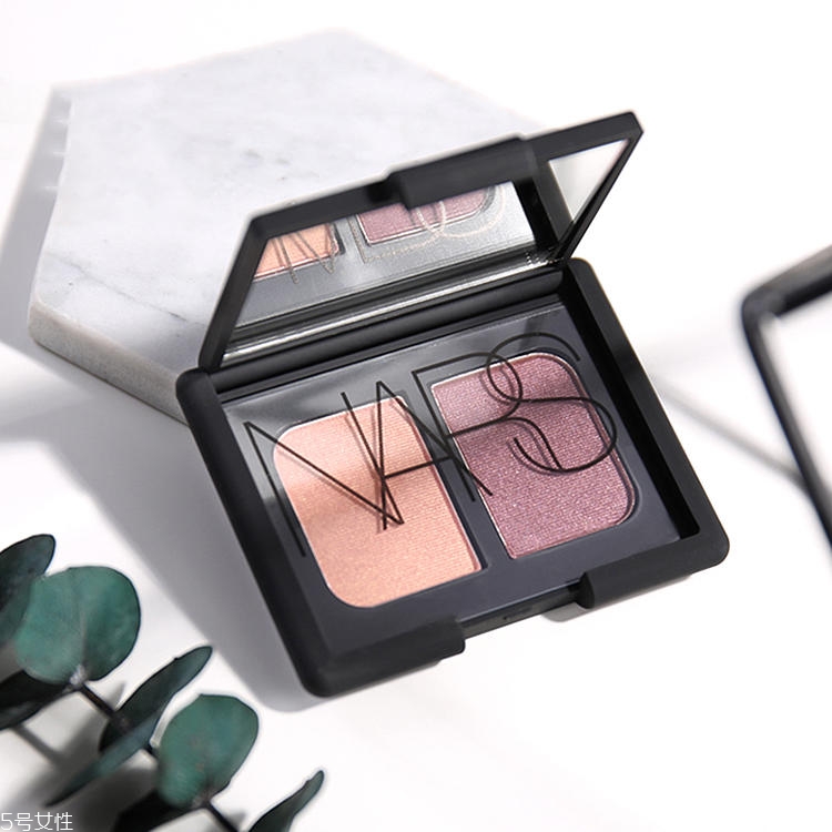 眼影不顯色怎么辦 2022最火的眼影 眼影不顯色怎么辦 2022最火的眼影