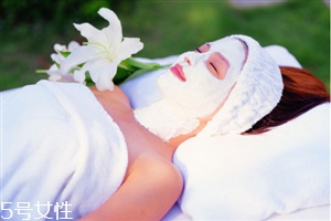 面粉可以做面膜嗎 面粉做面膜用什么面粉好 面粉可以做面膜嗎 面粉做面膜用什么面粉好