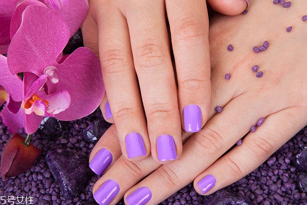 新手怎么正確挑選指甲油？四個(gè)小妙招教你