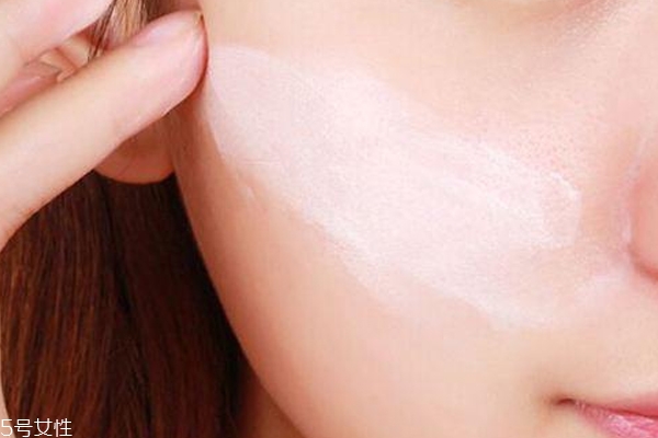 素顏霜遮瑕效果好嗎 素顏霜可以遮雀斑嗎 素顏霜遮瑕效果好嗎 素顏霜可以遮雀斑嗎