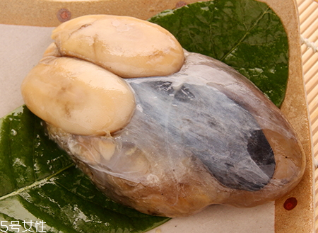 墨魚蛋中的墨囊能吃嗎 墨魚蛋黑的東西能吃嗎 墨魚蛋中的墨囊能吃嗎 墨魚蛋黑的東西能吃嗎