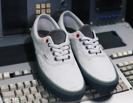 vans聯名c2h4太空零重力系列板鞋發(fā)售時間_多少錢？