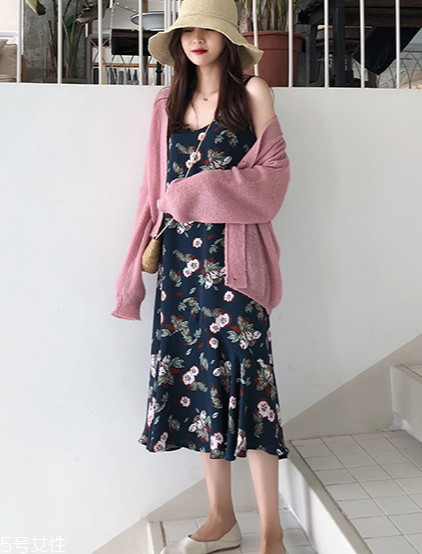 吊帶裙怎么穿好看？吊帶裙穿搭技巧