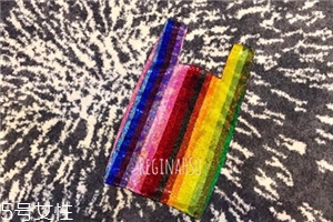 ashish彩虹亮片包多少錢？ashish彩虹亮片包價格