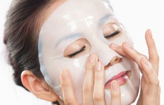 晚上敷面膜好還是早上敷面膜好 晚上敷完面膜要洗臉嗎 晚上敷面膜好還是早上敷面膜好 晚上敷完面膜要洗臉嗎