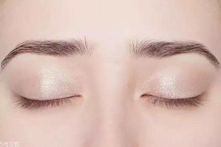 眼影不顯色怎么辦 2022最火的眼影 眼影不顯色怎么辦 2022最火的眼影