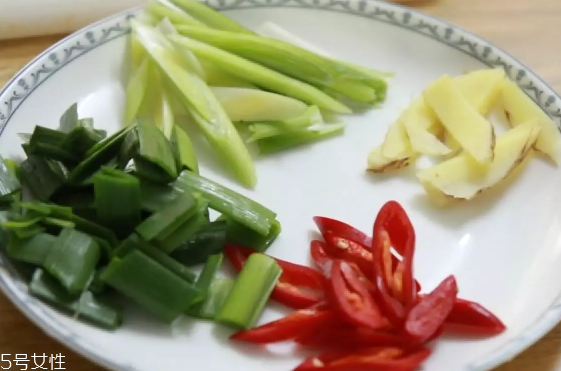 蔥香蟶子的做法 蔥香蟶子怎么做好吃？