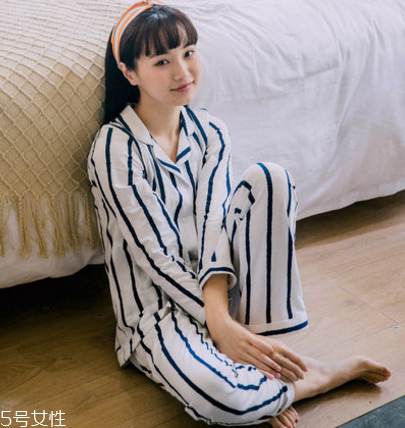 睡衣上的奶漬怎么去除？睡衣上有奶漬怎么洗