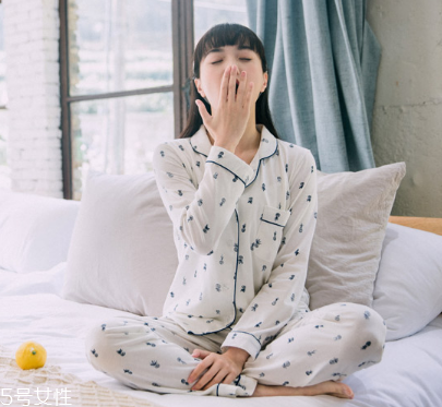 睡衣大點(diǎn)好還是小點(diǎn)好？睡衣買大的還是小的