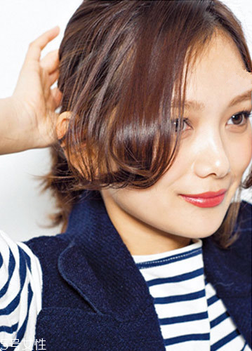 扎馬尾怎么帶發(fā)帶 怎么用發(fā)帶扎馬尾 扎馬尾怎么帶發(fā)帶 怎么用發(fā)帶扎馬尾