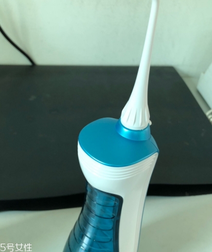 沖牙器和牙線哪個好？沖牙器和牙線的優(yōu)缺點