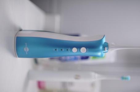 沖牙器和電動(dòng)牙刷哪個(gè)好？沖牙器和電動(dòng)牙刷對(duì)比