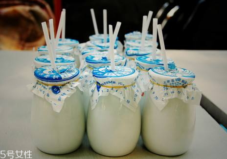 老北京酸奶多少錢(qián)一罐 老北京酸奶保質(zhì)期多久 老北京酸奶多少錢(qián)一罐 老北京酸奶保質(zhì)期多久