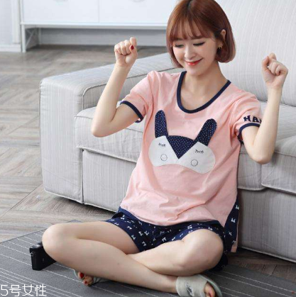 睡衣和睡袍哪個(gè)好？睡衣好還是睡袍好