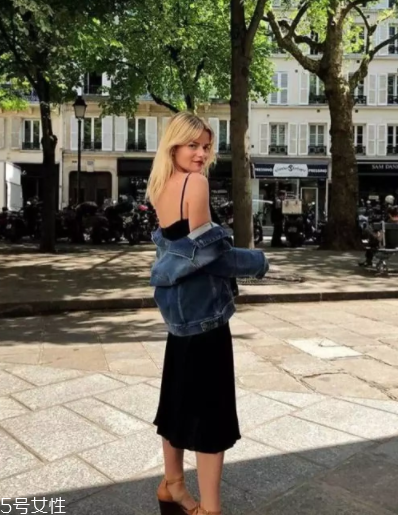 拍照怎么擺姿勢(shì)更自然？教你自然慵懶拍照風(fēng)