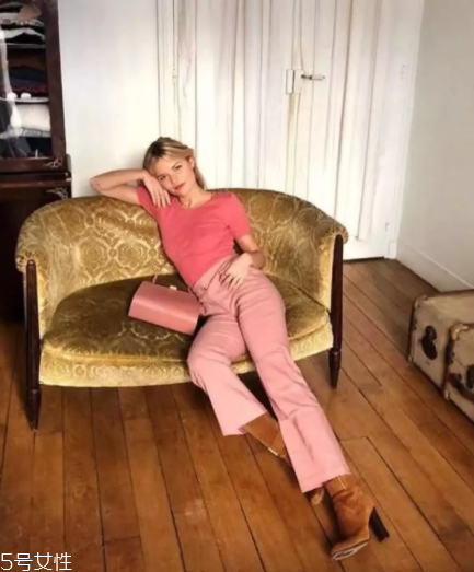 拍照怎么擺姿勢(shì)更自然？教你自然慵懶拍照風(fēng)