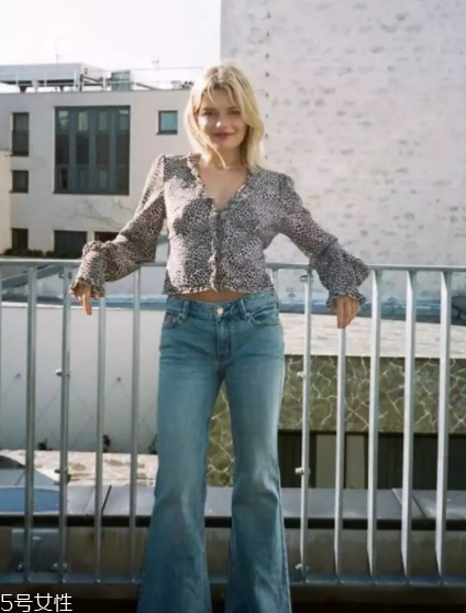 拍照怎么擺姿勢(shì)更自然？教你自然慵懶拍照風(fēng)