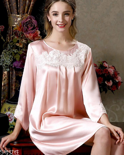 睡衣里面還要穿內(nèi)褲嗎？睡衣里面用不用穿內(nèi)褲