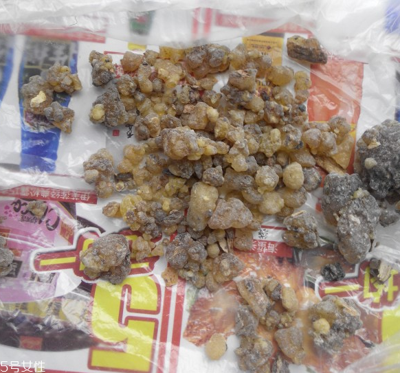 乳香純露的功效與作用 乳香純露的美容功效 乳香純露的功效與作用 乳香純露的美容功效