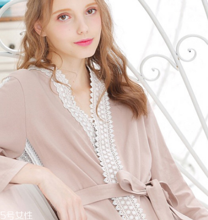 睡衣純棉的好還是冰絲的好？睡衣買純棉還是冰絲的