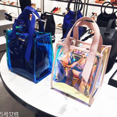 小ck鐳射包在哪里買？charles keith鐳射包在哪能買到