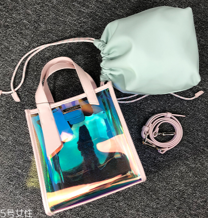 小ck鐳射包有幾種顏色？charles keith鐳射包顏色介紹