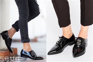 女生經(jīng)典小皮鞋怎么搭配好看 女生經(jīng)典小皮鞋怎么搭配好看