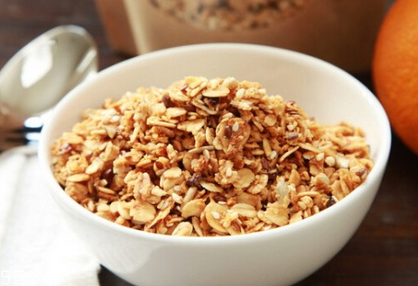 麥片長(zhǎng)蟲了還能吃嗎 麥片生蟲的原因 麥片長(zhǎng)蟲了還能吃嗎 麥片生蟲的原因