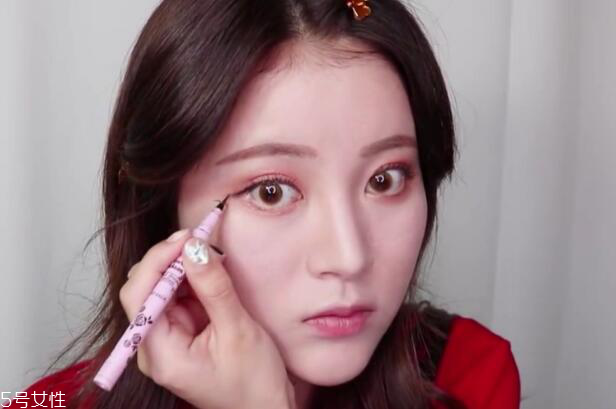 西柚色眼影適合什么人 西柚色眼影適合的膚色 西柚色眼影適合什么人 西柚色眼影適合的膚色