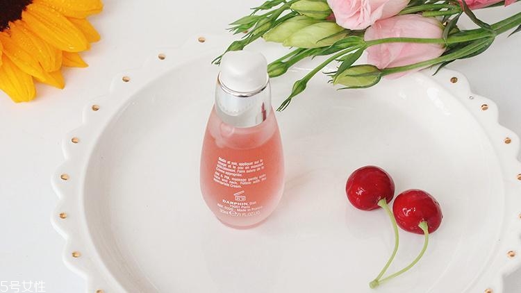 darphin多效舒緩精華液敏感肌能用嗎？油皮能用嗎？