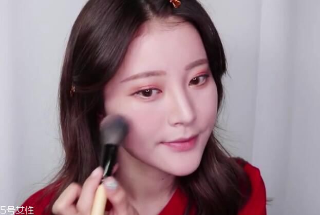 西柚色眼影適合什么人 西柚色眼影適合的膚色 西柚色眼影適合什么人 西柚色眼影適合的膚色