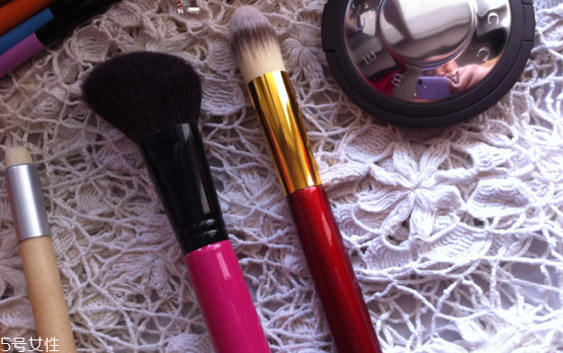 化妝刷能用洗面奶洗嗎 化妝刷適合用洗面奶洗嗎 化妝刷能用洗面奶洗嗎 化妝刷適合用洗面奶洗嗎