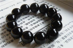 黑瑪瑙手串多少錢(qián)？黑瑪瑙手鏈?zhǔn)袌?chǎng)價(jià)格
