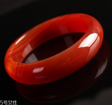 瑪瑙手鐲什么顏色好？瑪瑙手鐲顏色挑選方法