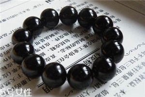 黑瑪瑙手串多少錢？黑瑪瑙手鏈?zhǔn)袌鰞r格