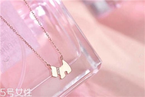 項(xiàng)鏈?zhǔn)屈S金還是k金好？項(xiàng)鏈選黃金還是k金