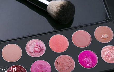 慕絲腮紅和液狀腮紅哪個(gè)好 慕絲腮紅和液體腮紅區(qū)別 慕絲腮紅和液狀腮紅哪個(gè)好 慕絲腮紅和液體腮紅區(qū)別