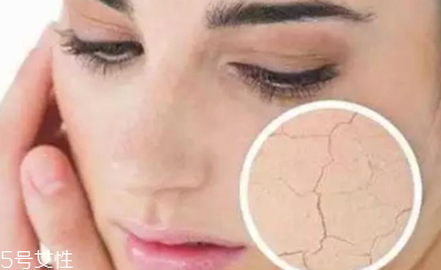 bb霜和粉底液哪個好 bb霜挑選技巧 bb霜和粉底液哪個好 bb霜挑選技巧