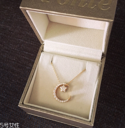 項(xiàng)鏈要每天都摘下來嗎？項(xiàng)鏈可以不摘嗎