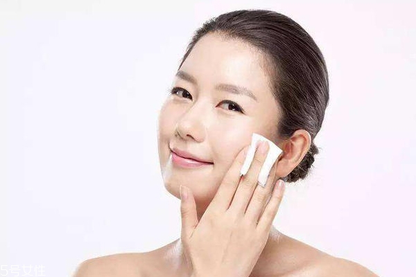 調(diào)理水和收斂水哪個好 調(diào)理水和收斂水區(qū)別 調(diào)理水和收斂水哪個好 調(diào)理水和收斂水區(qū)別